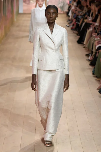 Look 52